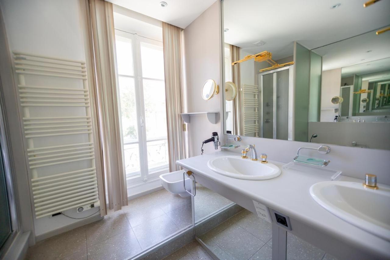 Les Frenes En Provence-Chateau Zen Avignon Room photo