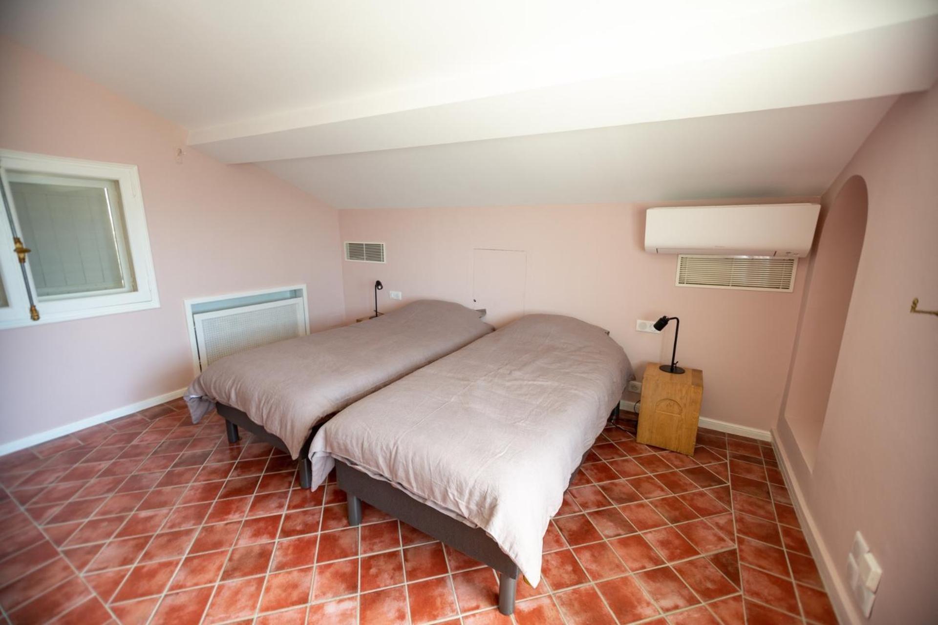 Les Frenes En Provence-Chateau Zen Avignon Room photo